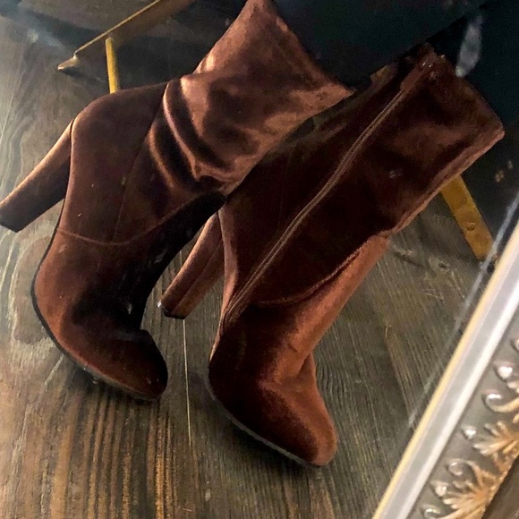 COPY - Women’s Boots - Picture 1 of 10